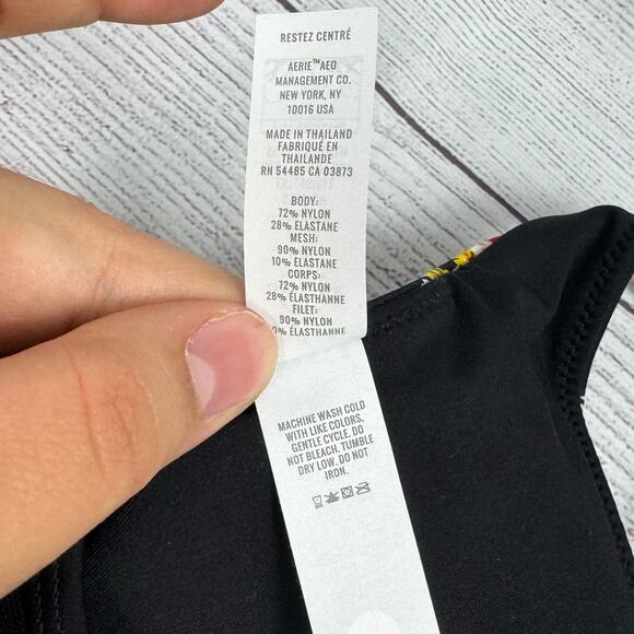 Offline By Aerie Goals True Black Floral Plunge Sports Bra Size Medium - Picture 10 of 13